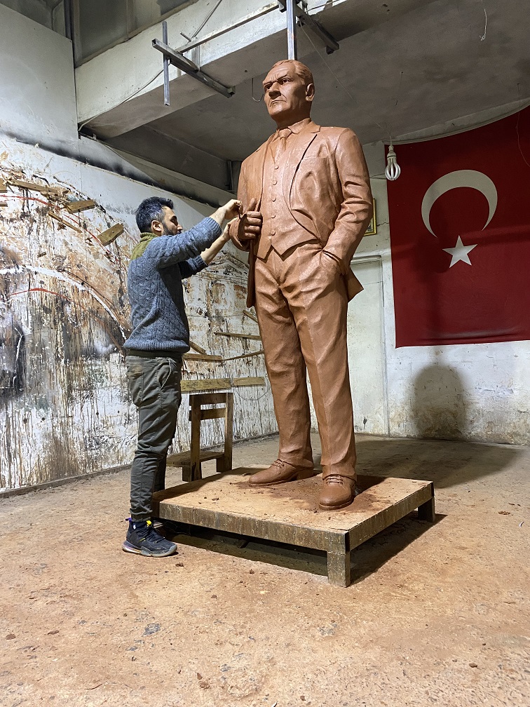 Atatürk Heykeli Boydan Yapımı